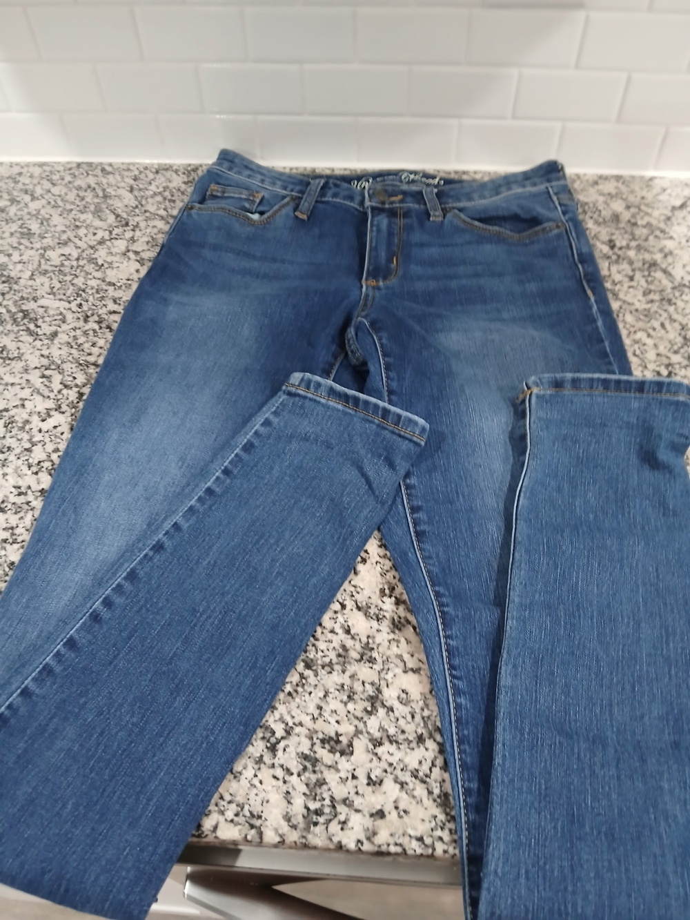 Universal Thread  Slim Straight Blue Jeans